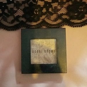 Bobbi shimmer shadow in sunlight